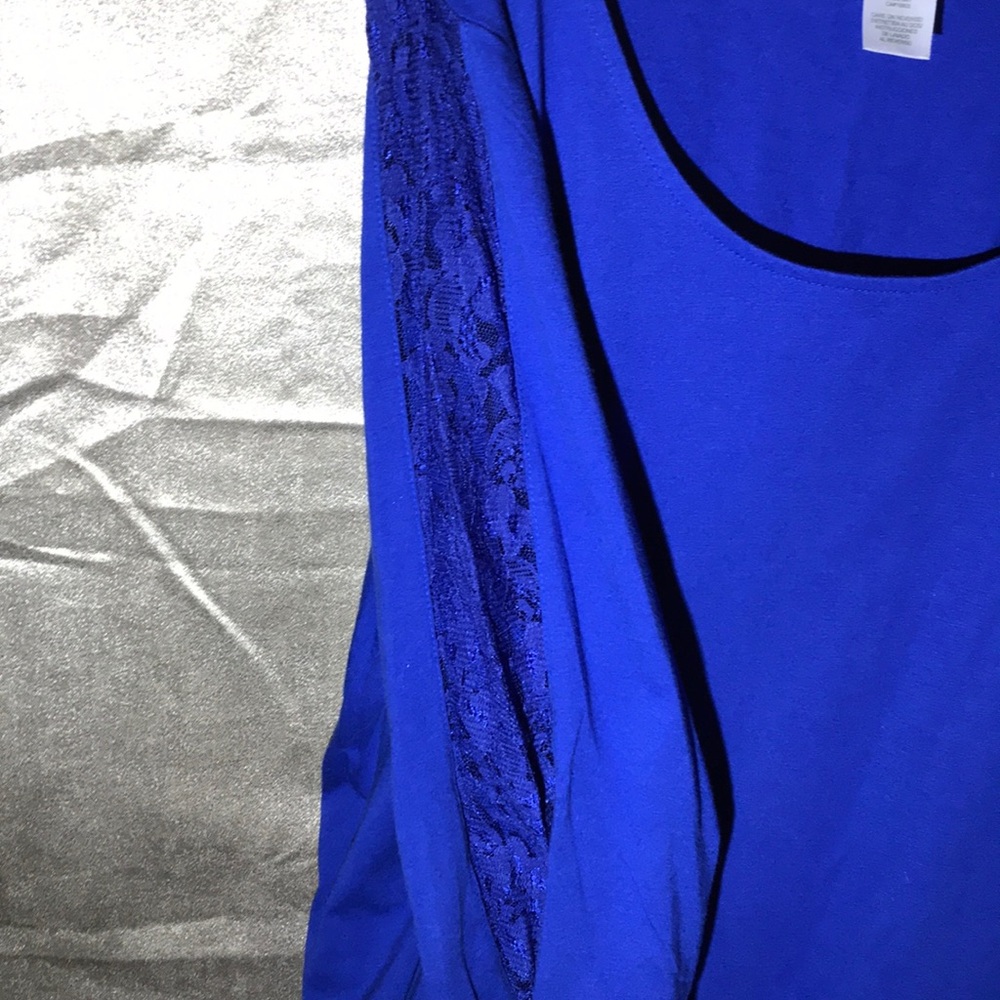 Lightweight long sleeve with lace insert